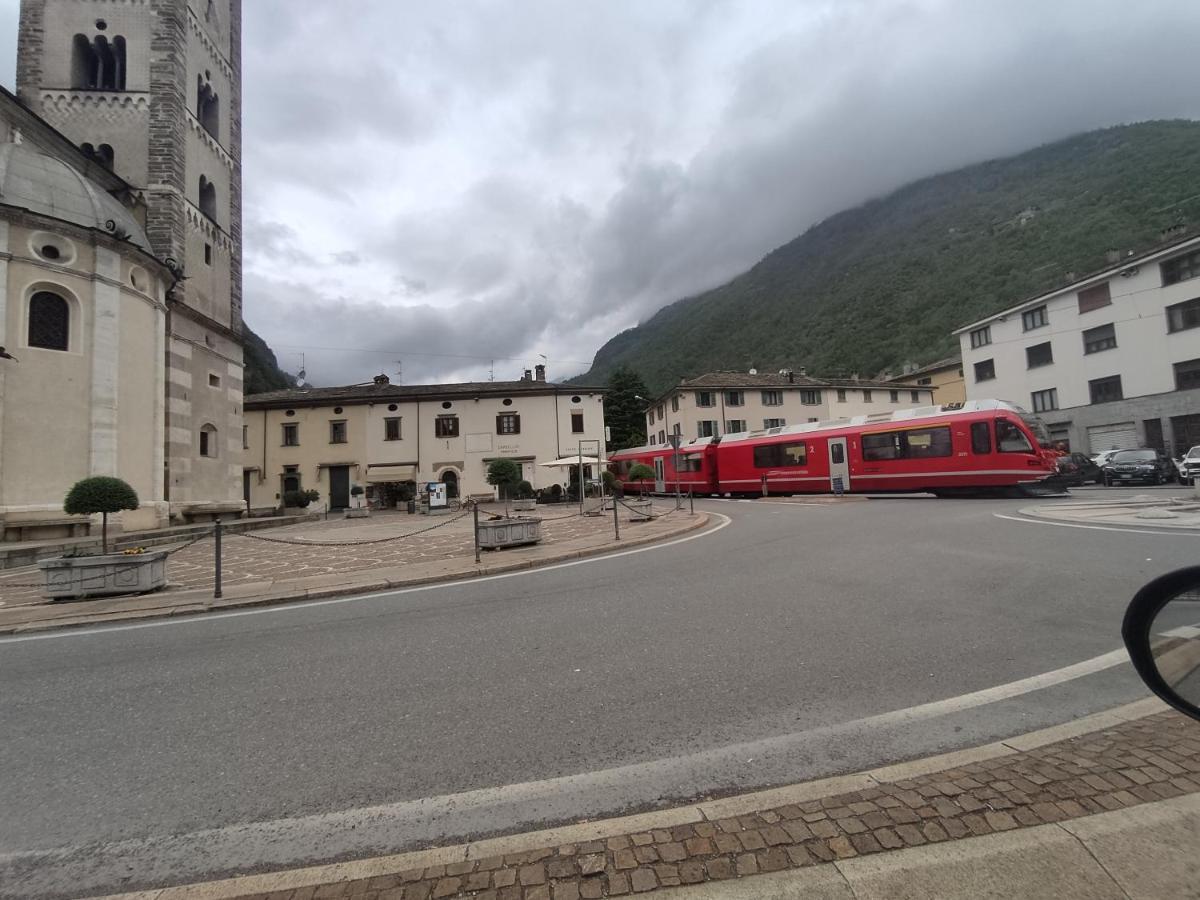 Tirano Express Luxury Apartments Eksteriør bilde