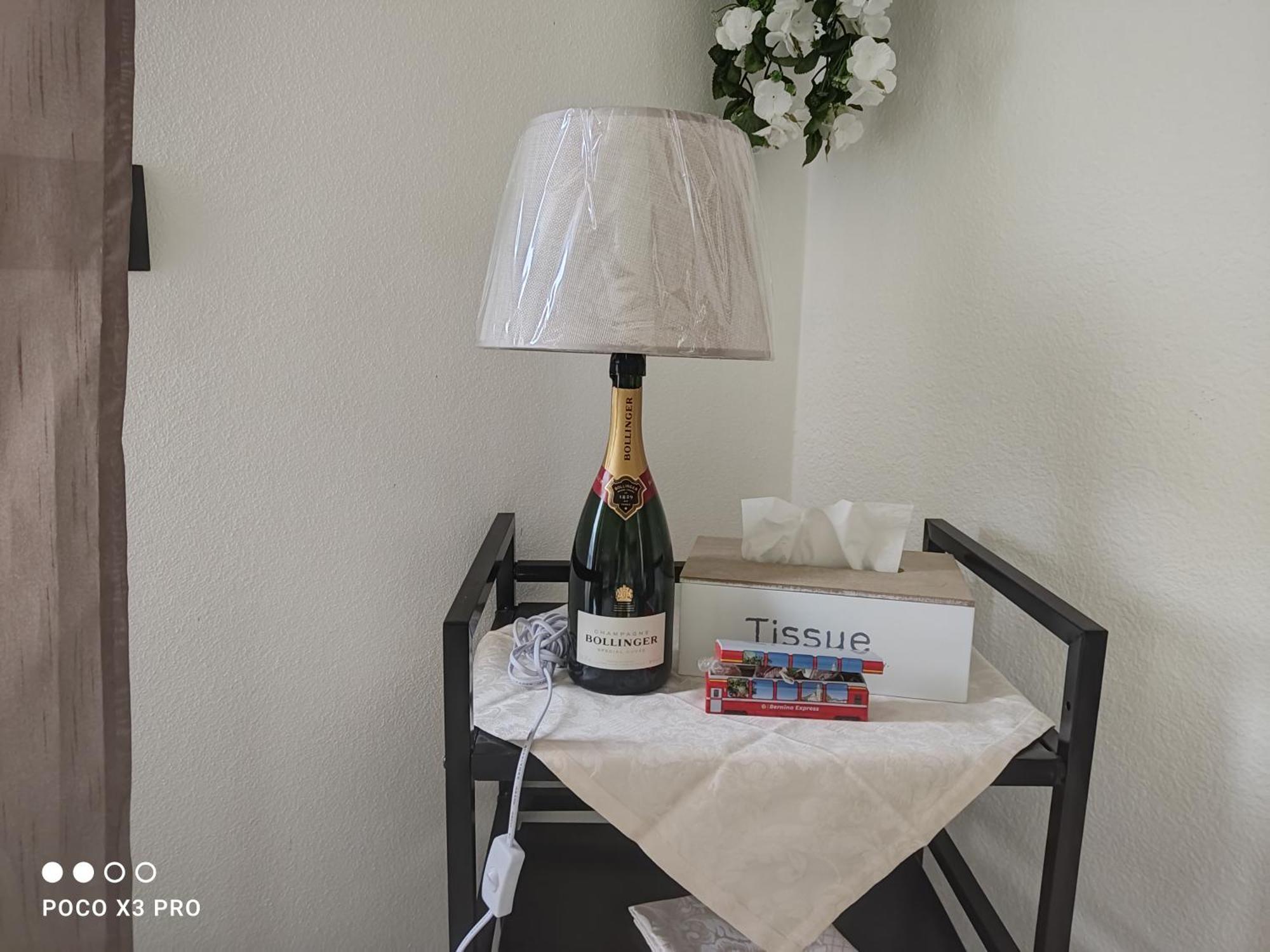 Tirano Express Luxury Apartments Eksteriør bilde
